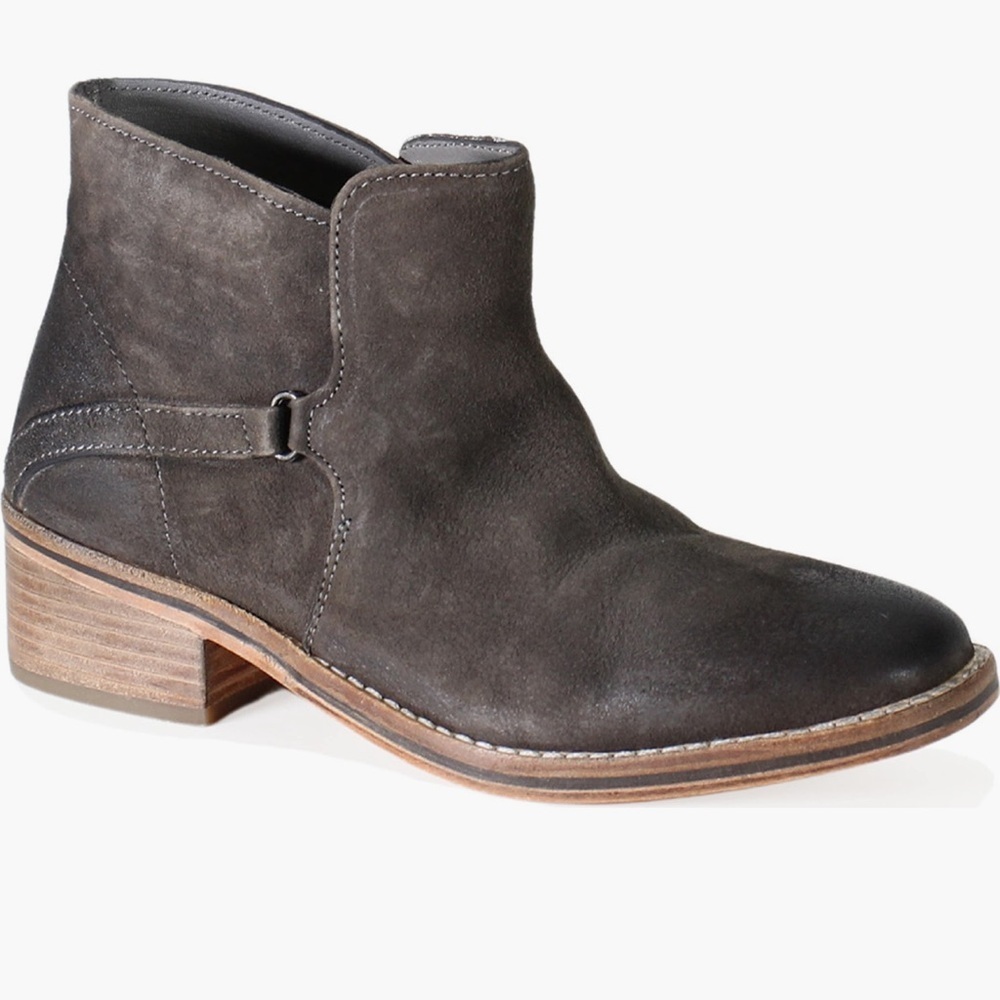 DIBA TRUE Bootie Women's 9 Casp Ian Distressed Taupe Leather Western Equestrian